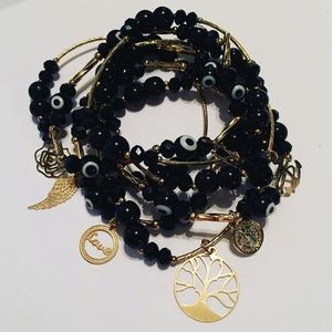Protección Evil Eye 7 elastic Bracelets